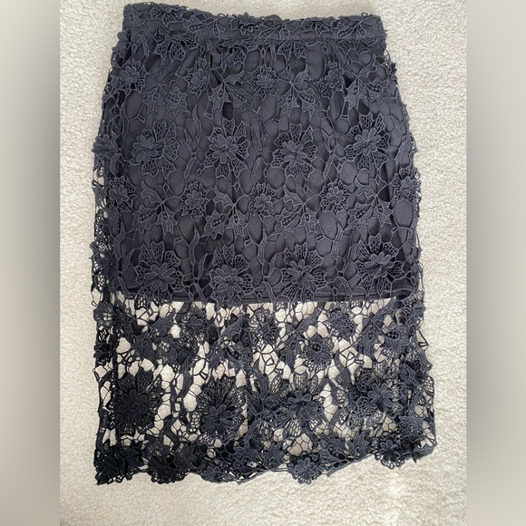 Patterned skirt - Picture 1 of 3